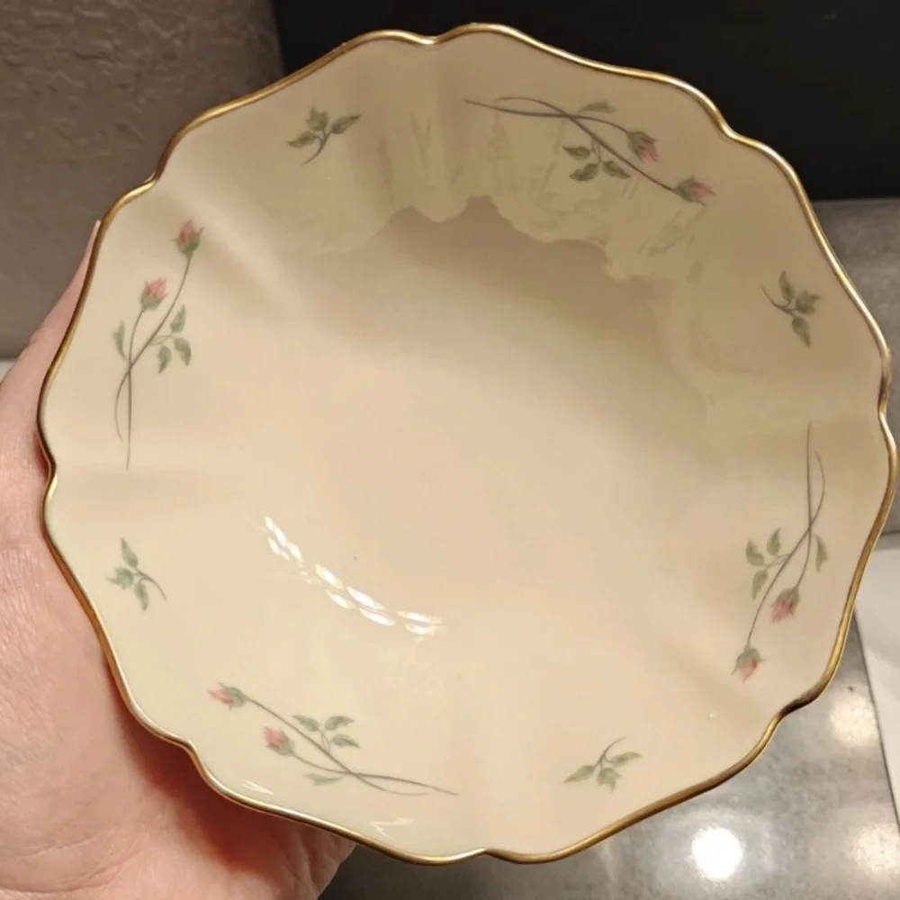Lenox Rose Manor Fluted Serving Bowl.  Long Stemmed Roses. made in USA Vintage